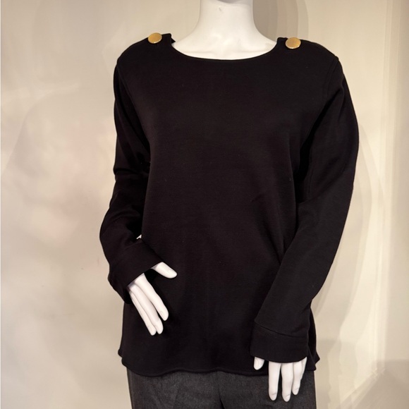 Simple, elegant, Yves Saint Laurent.
